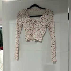 AEROPOSTALE white cropped long sleeve with pink flowers and tie details